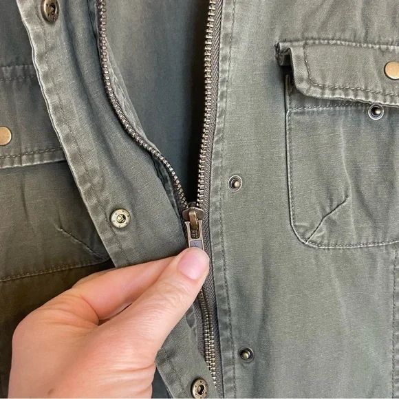 UNITED BY BLUE Women’s Green Cargo Utility Jacket Fill Zip Hood Size Medium - Picture 8 of 15